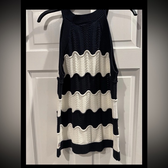 NWT Tommy Hilfiger Black and Cream Knit Top - Picture 3 of 3